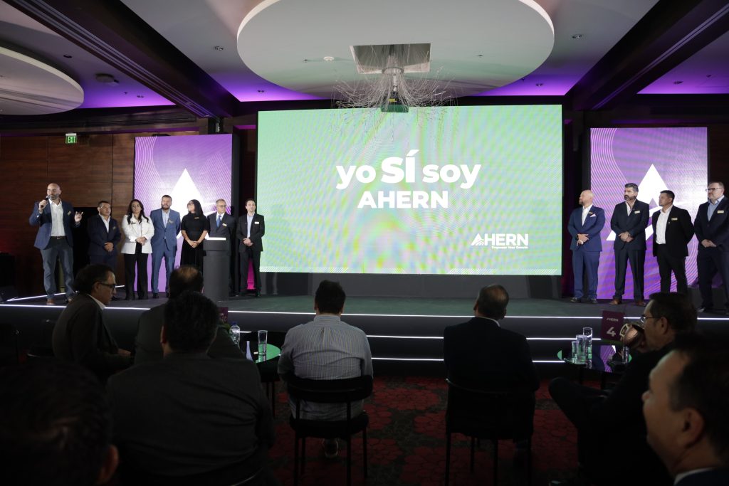 relanzamiento de marca Ahern Evento